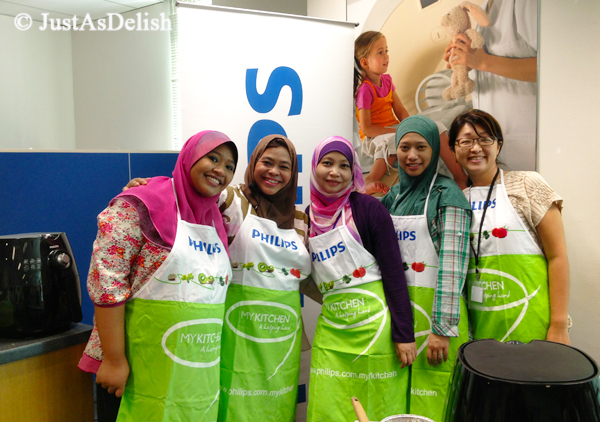 Teammates at Philips Smart Kitchen Blogger Cooking Workshop