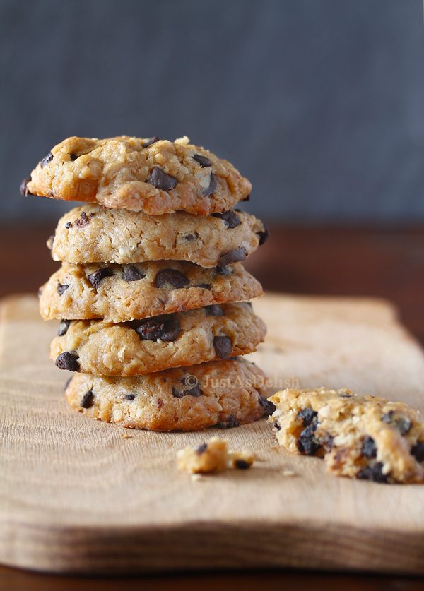 4-ingredient Flourless Peanut Butter Cookie (Gluten & Dairy Friendly)