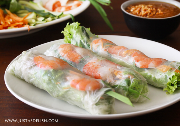 Vietnamese Shrimp Roll with Peanut Hoisin Sauce ((Gỏi Cuốn with Nước Lèo)